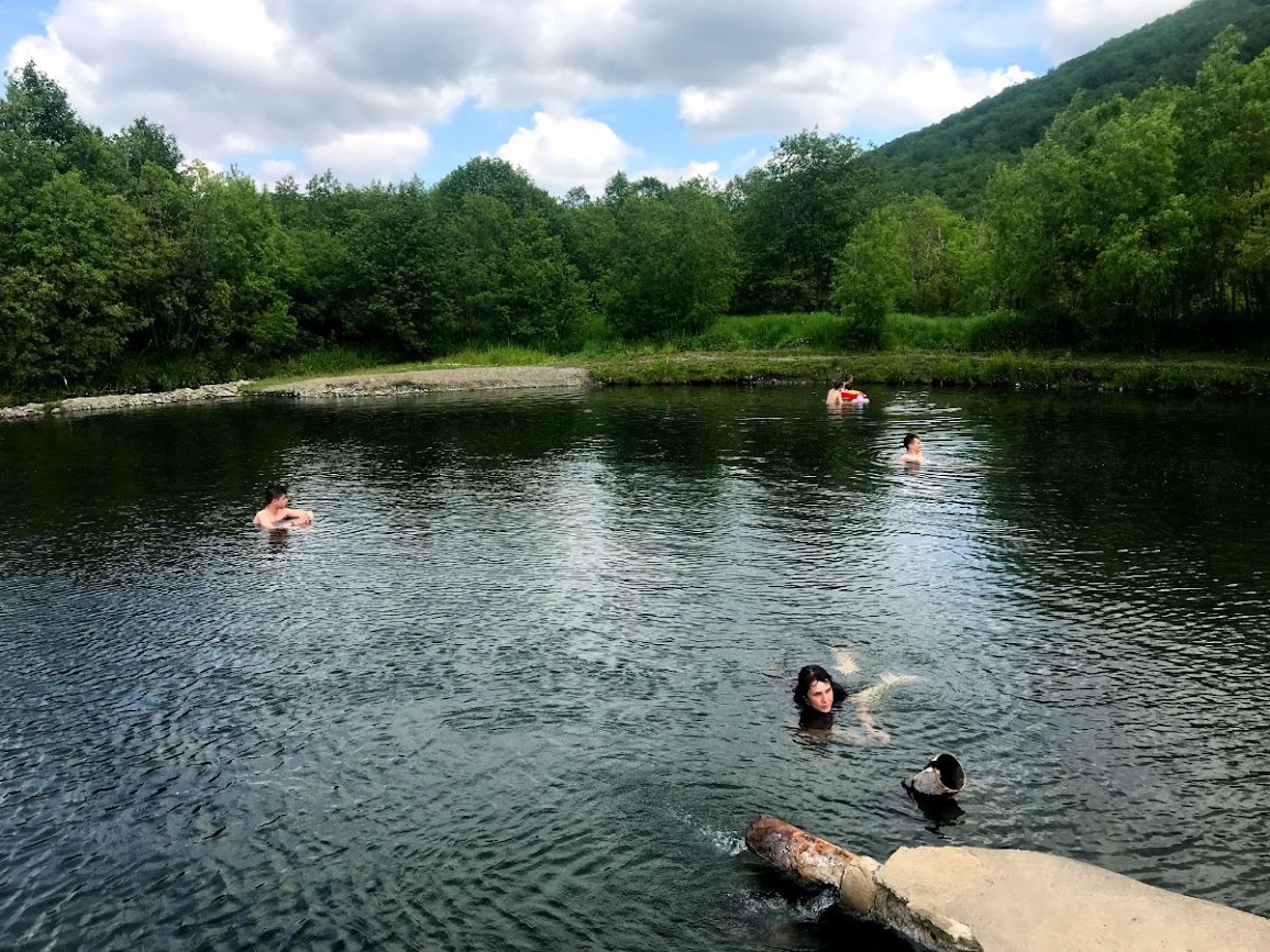 Malky hot springs yelizovo kamchatka 