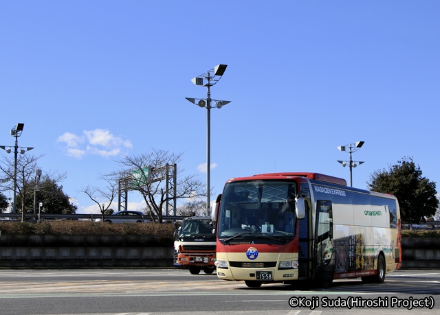 長電バス「長野～池袋・新宿線」須坂系統　1558　上里サービスエリアにて_01