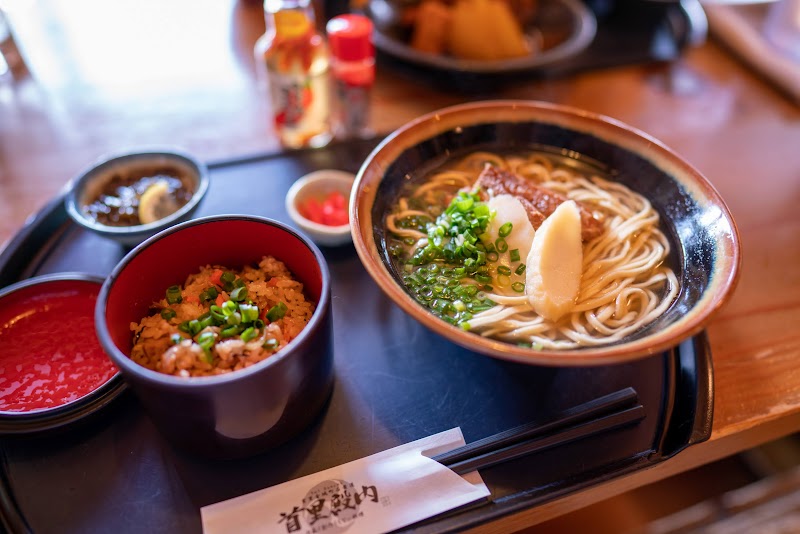 沖縄そばとジューシーのセット