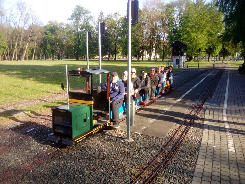 Zagrebački tramvaj M 24 u mjerilu 1:6 AM-JKLX3Rc8a_XjwlIdrLIu3GqKIUCZep-JlZmMxAZYL1uzGE1lSD-BUg64TemvLa_2Se-aoLlr0IUWp2hNTI49SLvcBFT6uJVnc_053NdUt9mnlh5YH2qRqyHdzt7-dHBuWQ-l_c2_YUqiGkOzq9jbjIT8qYA=w1024-h768-no?authuser=0