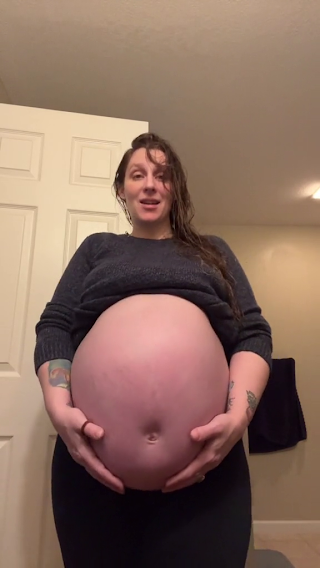 Pregnant Women Has 'Huge' Baby Bump