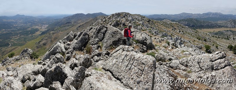 Subida al Martín Gil y Crestería de Sierra Blanquilla