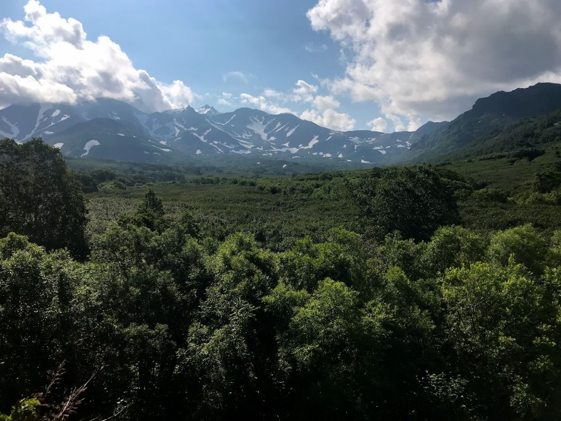 trekking nalychevo national park kamchatka Beautiful morning in Pinachevo River Valley