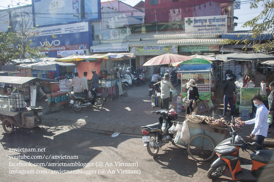 Cảnh trên đường từ Phnom Penh đi Siem Reap