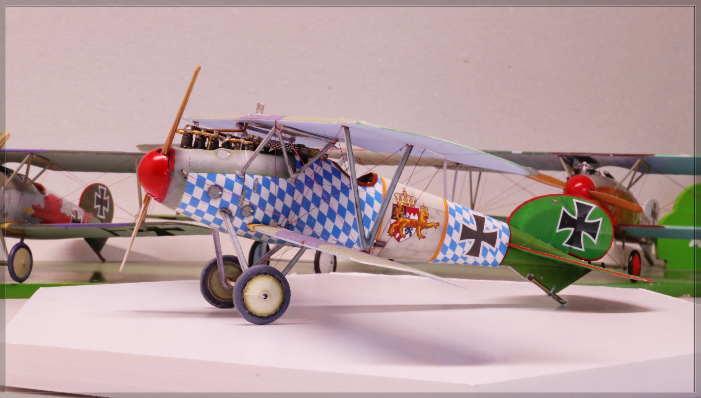 [?] Albatros D.Va  Jasta5   Kurt Wolff  (papier)  1/48 AM-JKLXGYJAu104ra85HVM8-E0sOMTGvfIZyP9puUBXy-jkEikOrTtZMypY3Wm-IrMxl4ve-Jj_35yjD3GZEJgRpuCGEFEEREs-zcIjyQAroc1O9m7lT181wGtoDFVaG2YLCRKOAFfhY4iUHH0eQddPg1dcBoQ=w2284-h1297-no?authuser=0