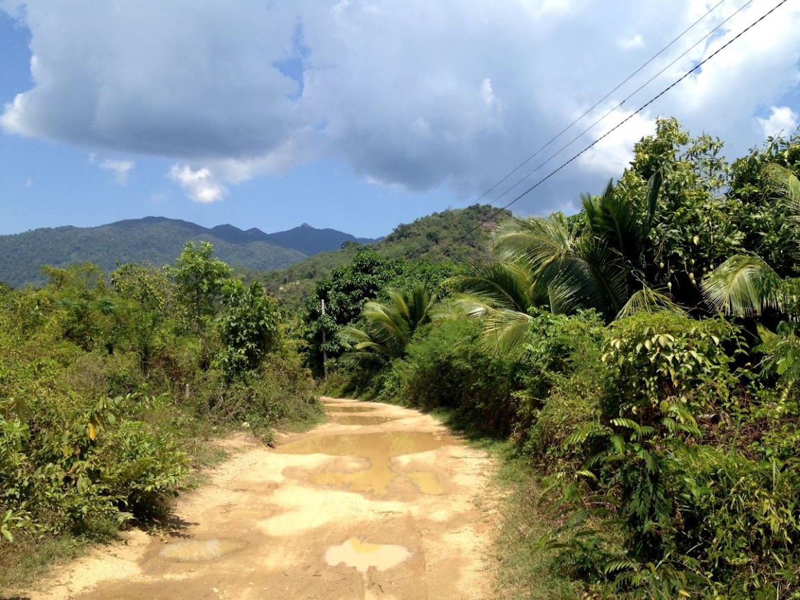 road to ba ho waterfalls near nha trang 