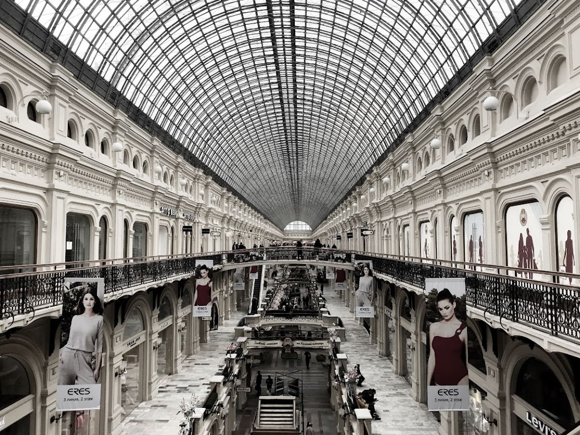 Arcade and massive roof gum state department store moscow 