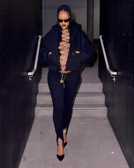 Rihanna Shares Another Look at Her Baby Bump Following Pregnancy Announcement