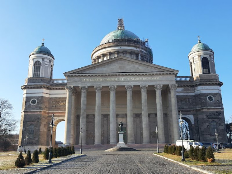 Города Венгрии и их купальни зимой