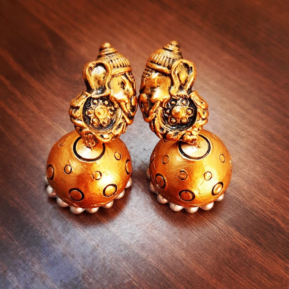 Handmade & Hand-painted exclusive Terracotta Jhumka.