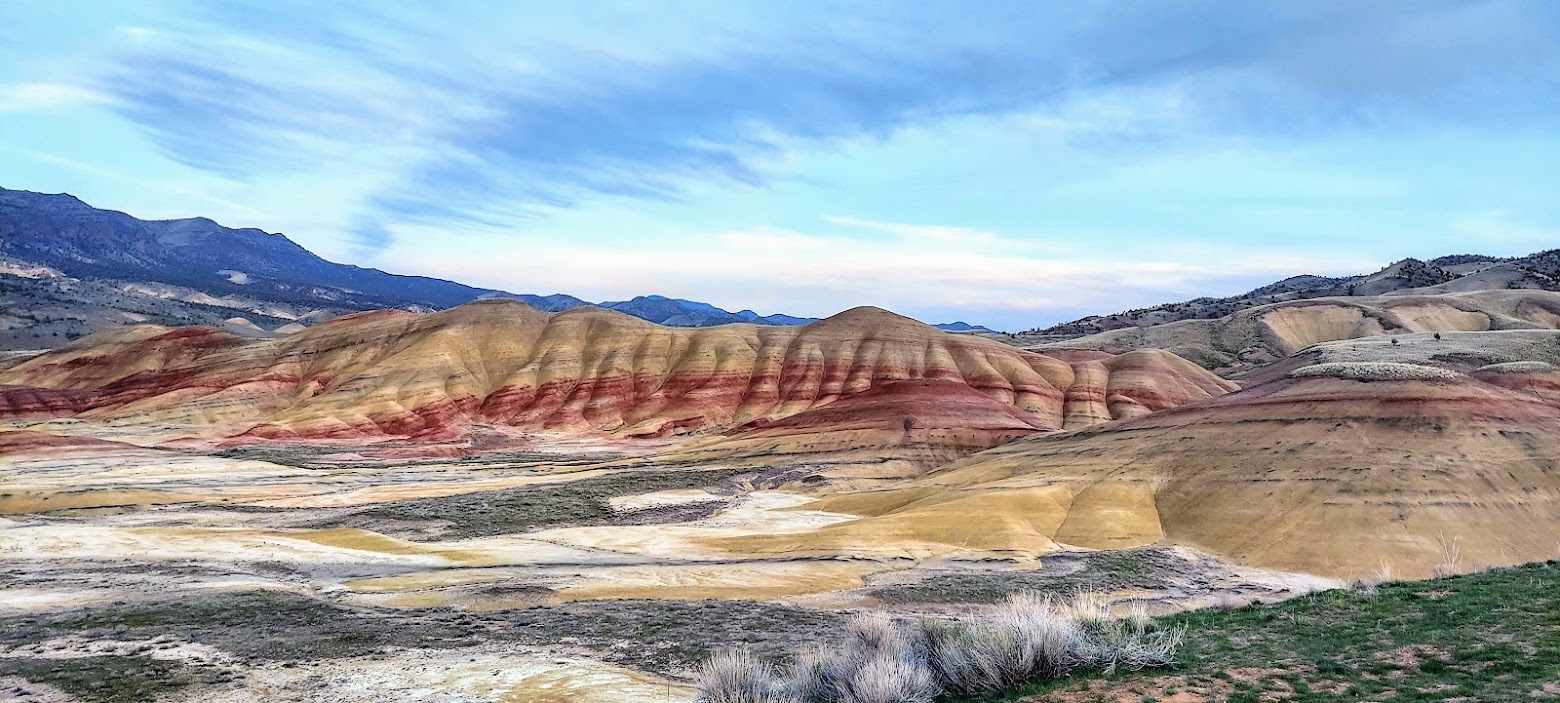 Guide to Visiting the Painted Hills - example view from Painted Hills Overlook