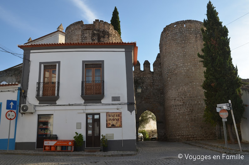 Serpa, porte de Moura