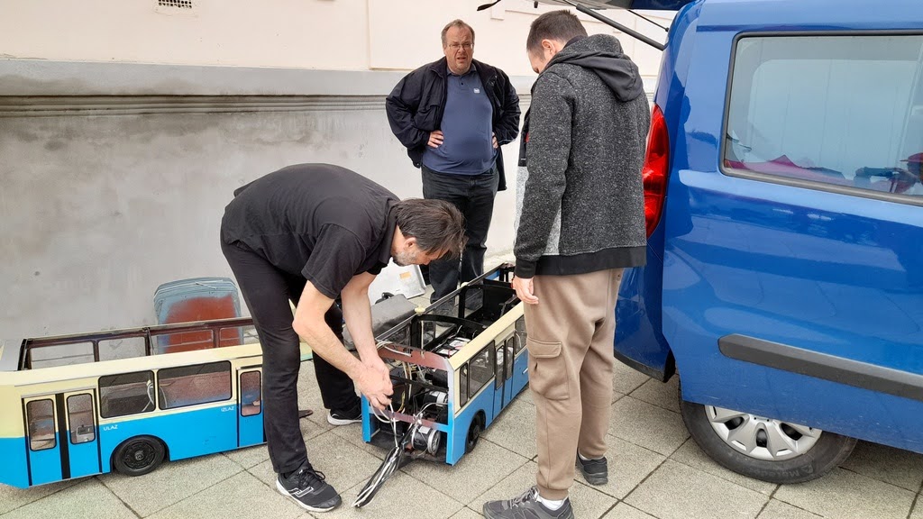 Izložba u Virovitici 7.5.2022 AM-JKLXnvvRMeuOkR-KXEhktsS9JEbyaOp2E_LpOPXsvlXmOv9TN77y12DrahEELj_0rjHq8F8dWQTPQ_3CsKjDXSfU4PH4MVLnYyECc9sfK4dRpXkIemgNDmRjfoc-hC7A8eoGa6PU4MABreEhgK-ntnR3UOg=w1024-h576-no?authuser=0