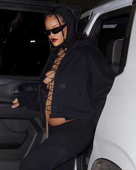 Rihanna Shares Another Look at Her Baby Bump Following Pregnancy Announcement