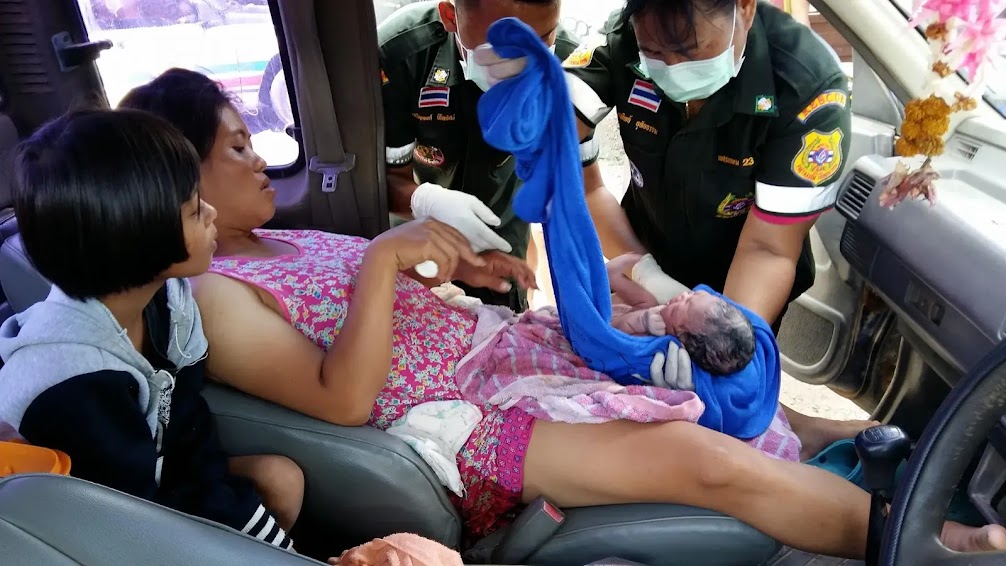 29-Year-Old Woman Gives Birth in Her Car by the Side of the Road