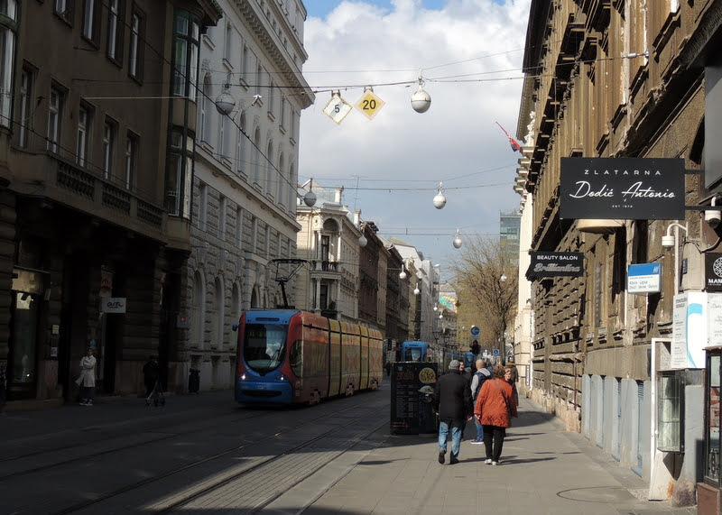 Slike iz Zagreba (ili tako nekako) AMWts8BC1HTo9T2Mc3Y14M_A3ZepSrOc05FO6N2T0xIqsvKHk8AdOo9xlo3NsXU62XgudgN7Qs2UxmB6WoQacGJi-zhvUbtCRfn1gy0RNXmtrtvuwkfQlFqbzaWEVAkpDw25ceint3pCNhhiV45vvs6BfDUfQA=w800-h571-s-no?authuser=0