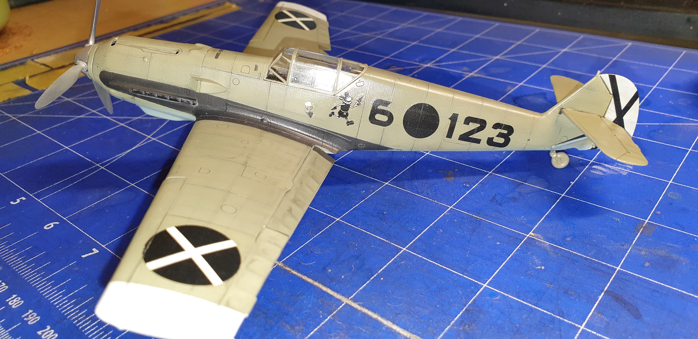 Messerschmitt Bf 109 E-1 Eduard 1:48/ Bf 109 D-1 Academy 1:48 - Sida 3 AMWts8BCObJoXM0WH4nPAO7U84mUru8jsqpvxRORX_dlnAdv3Kbo3ZGIdXHsczLqw3YvIJqTqyTfQShoGtoYdPdeleZNTm-xdL11Vf1sTc0rZEN0E4z4opT1DL2ofNG9c-zfp0Oj7l7ckqqt8X02D8dKZTJF=w2220-h1079-no?authuser=0