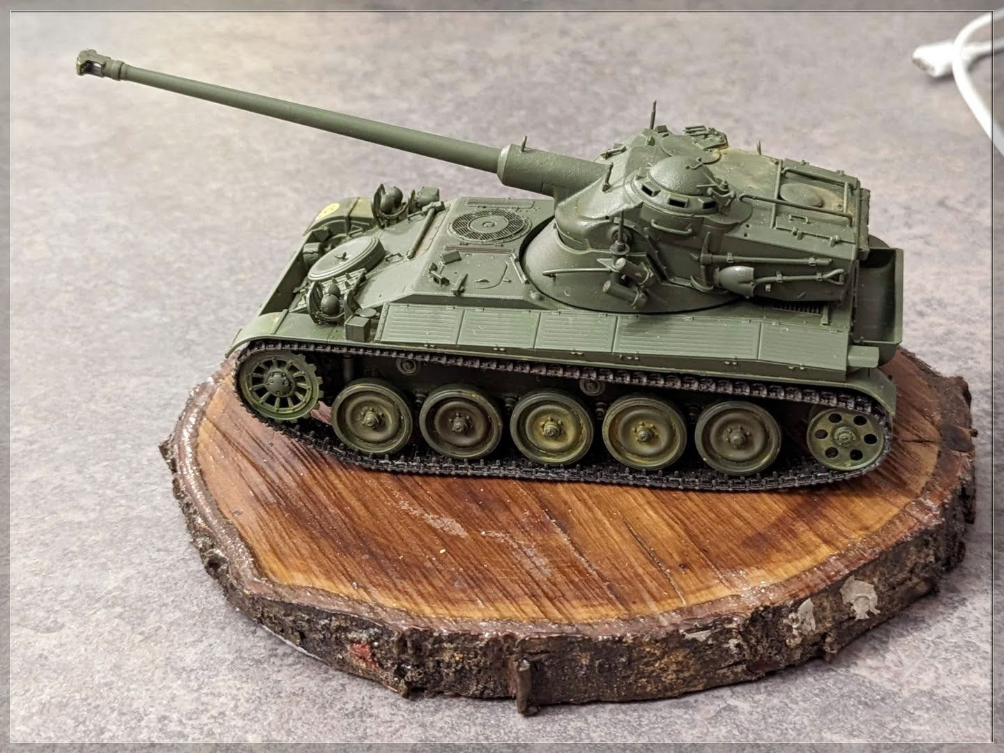 AMX 13 - 1/35 - Tamya AMWts8BzNrXwJ93x2mvhT87vQgZCoDgIGCqdL--NSCy_VgkrvC2SBKPRNO3UetKTJPl6vix9bdF0yyQ2UgiNDF-a7oUfLSux0QsVlsSzogwgFuGmACv_euteVVVHXBsfP1zihdohAXXETCQMnIcETBukTI6a=w1440-h1080-no?authuser=3