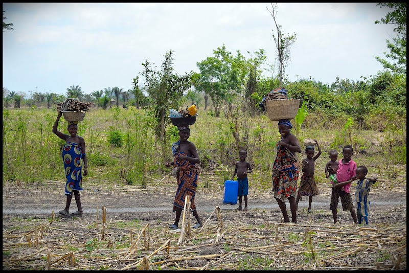 Benín, la alegría de vivir - Blogs de Benin - Tribu Holi. Los Egungun (9)