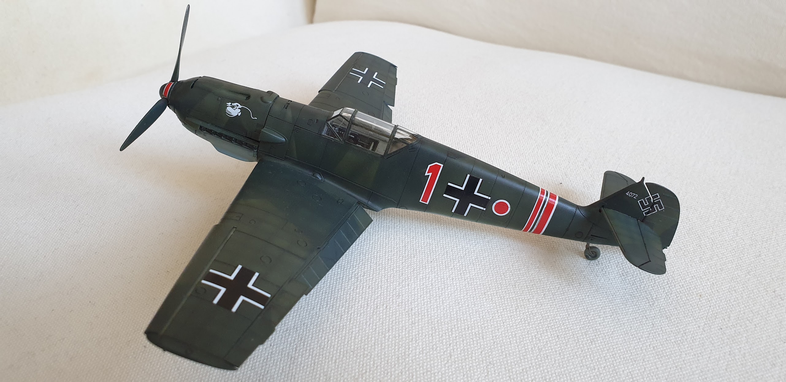 Messerschmitt Bf 109 E-1 Eduard 1:48/ Bf 109 D-1 Academy 1:48 - Sida 2 AMWts8CS7JXEasKKeenTXAOMqtN6pd3eZ7U5olKPDV5HsABrm7u8G9WMthzHG-I8eGZMT__UTIJe4is_rUevpFd-7iFdi328Lx1eNkDt2Iac2dIW10OGntxYcFSMfd-BkeVNGhTLVLGBtzG4995NaR-LBlIF=w2564-h1246-no?authuser=0