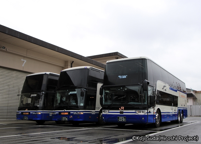 JR東海バス　V8エアロキングラストランツアー　3台並び　744-05991＆744-10991＆D71-2201　JR東海バス名古屋支店にて