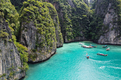 Cruise into Pileh Lagoon