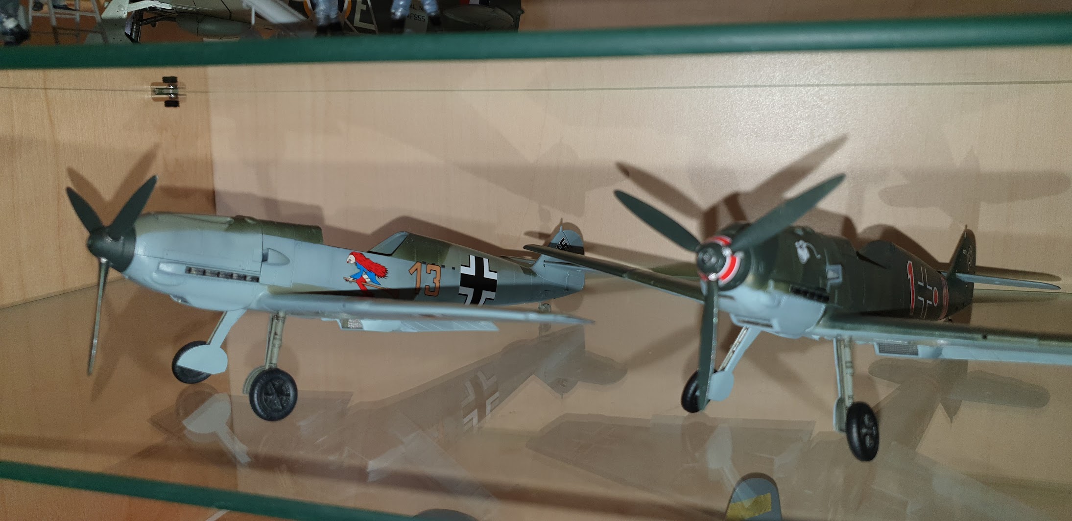 Messerschmitt Bf 109 E-1 Eduard 1:48/ Bf 109 D-1 Academy 1:48 - Sida 2 AMWts8DZU7scE-3vZ_utU4R9r0oT_Z-RBBilwNDkTR9KifRvPONXAOXzB6YhaJ2x3lbUz7G8auNMUM6PcsIH8ocq8ZQg9FFqBvITDDJfYmrpm-Wx-_ZEihu-6UMAt-1ttr6jqnVObC_mWrQ-RwBoYInPHaAr=w2189-h1064-no?authuser=0