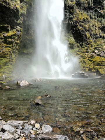 Milford Track Sutherland Falls