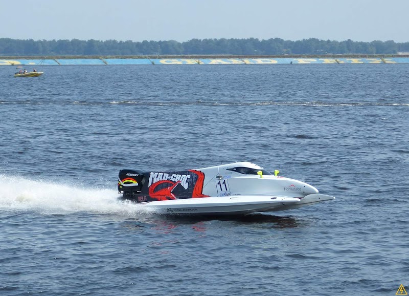 01-Boat-Race
