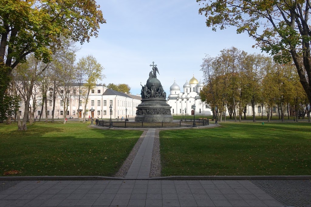 Золотая осень 2015 года в Петербурге, первая поездка с мамой. А также Новгород и Выборг.