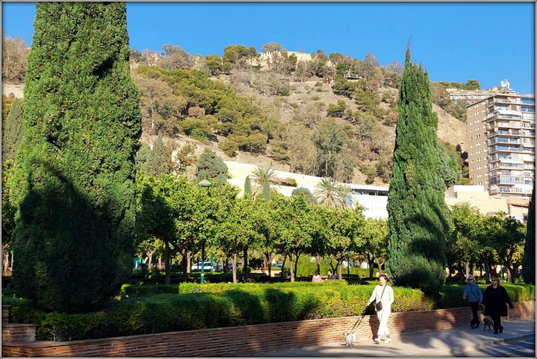 Предрождественская Малага и Pueblos Blancos (Нерха, Фрихильяна, Михас, Ронда).