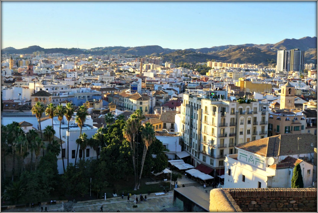 Предрождественская Малага и Pueblos Blancos (Нерха, Фрихильяна, Михас, Ронда).