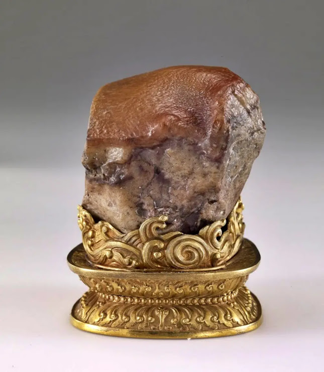 Pedra em formato de carne de porco e repolho de jadeíta