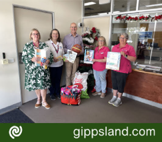 Danny O'Brien with Founder Heather Baird and Crisis Care Coordinator Bernadette Kent from A Better Life for Foster Kids along with Uniting's Senior Manager, Child, Youth and Families Tracey Donaldson and Division Assistant Becky Van Baalen