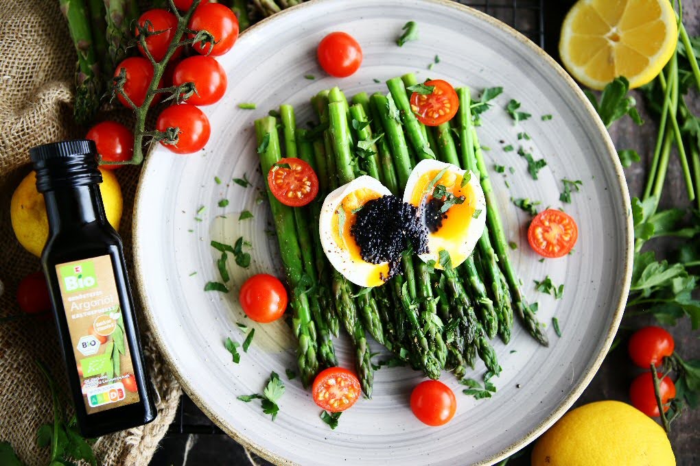 Asparagus, Soft-Boiled Eggs and Caviar