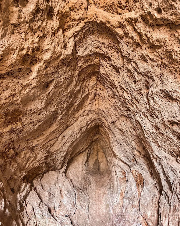 Caverna Utroba: A Caverna do Útero da Bulgária