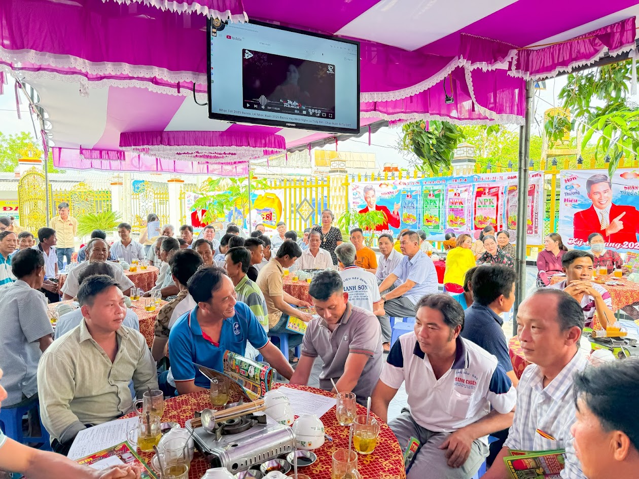 CÙNG NÔNG DÂN HẬU GIANG TÌM RA GIẢI PHÁP CHĂM SÓC CÂY TRỒNG HIỆU QUẢ VÀ BỀN VỮNG