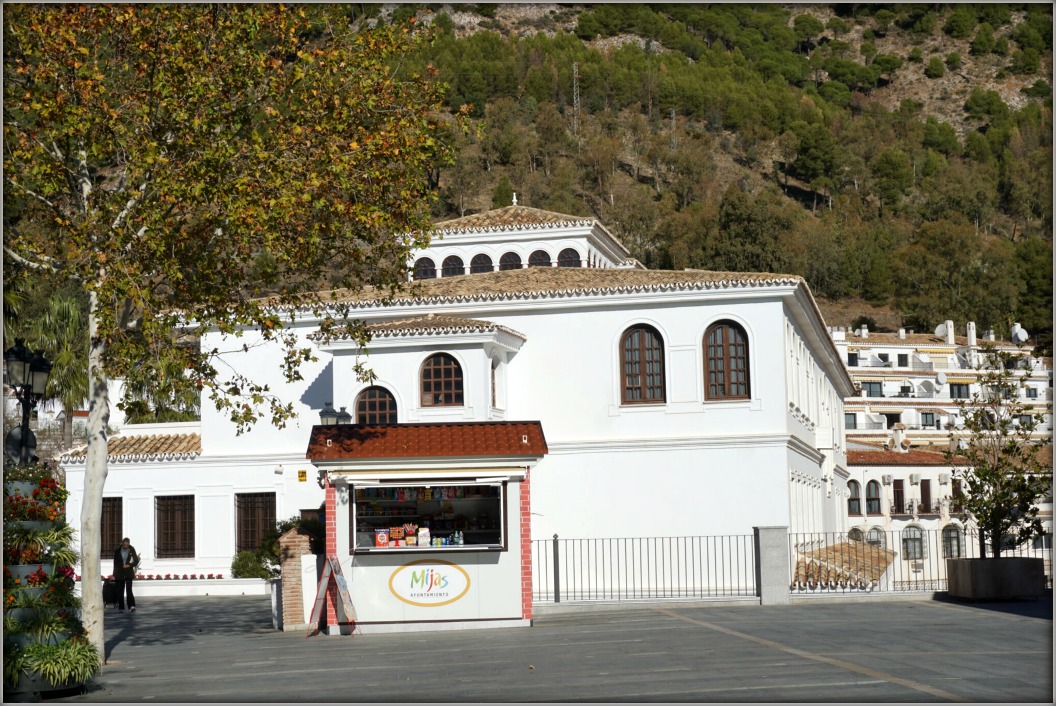 Предрождественская Малага и Pueblos Blancos (Нерха, Фрихильяна, Михас, Ронда).