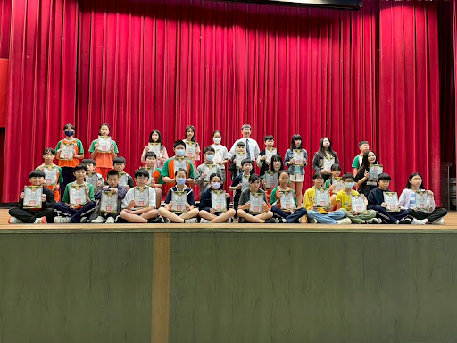 7018