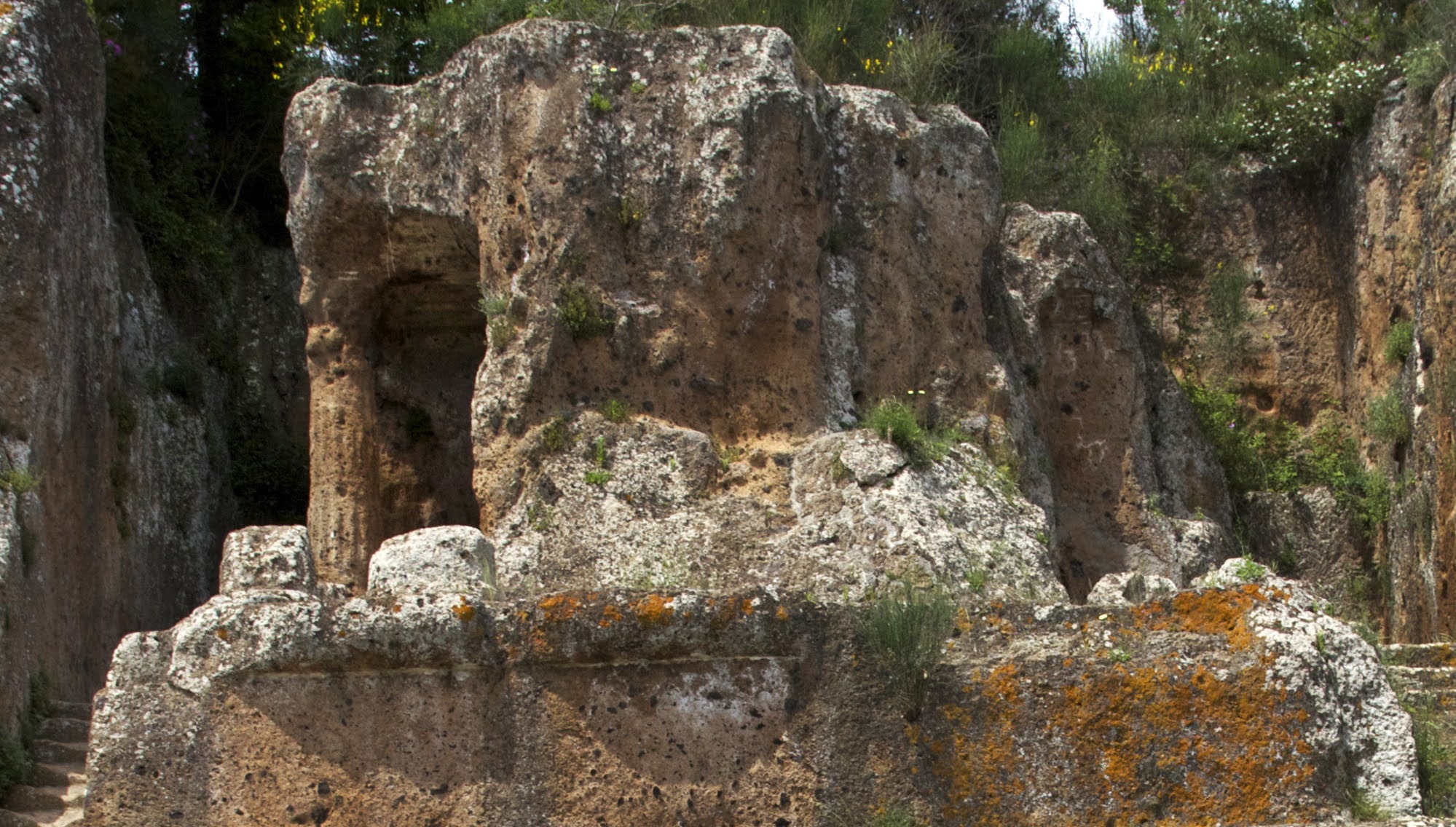 La Tomba Ildebrandail pi famoso monumento della necropoli sovanese e tra i pi importanti dell'intera Etruria