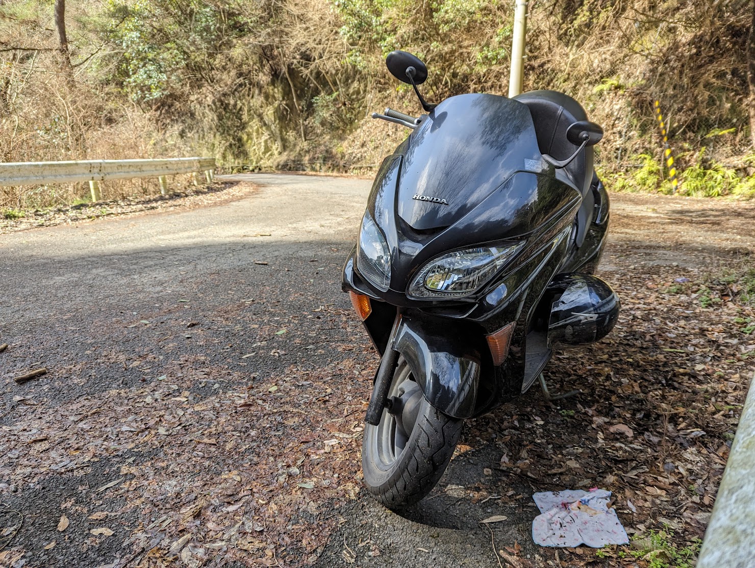 高城山登山口入口手前に路駐させてもらいます。