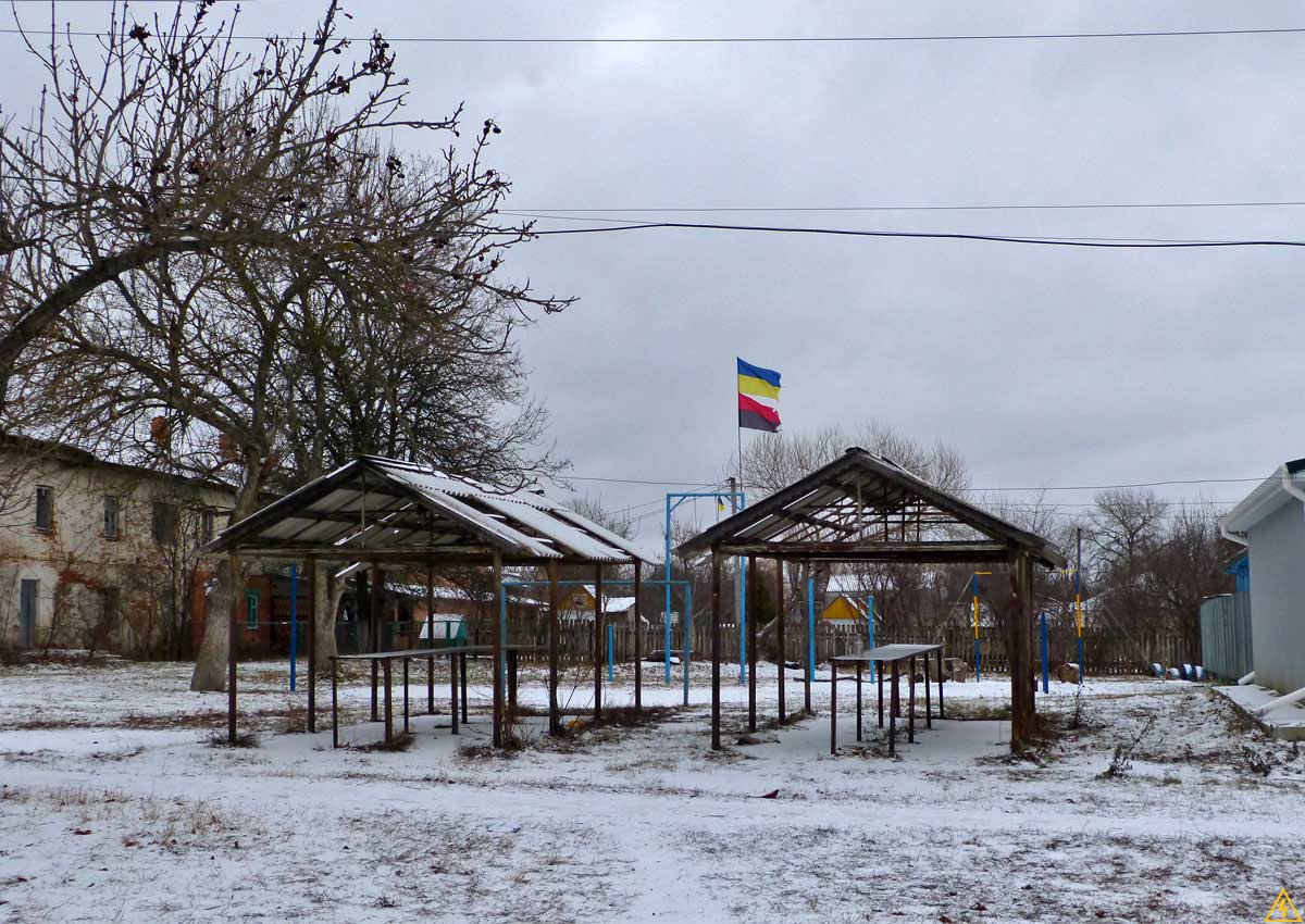 19-P1090410