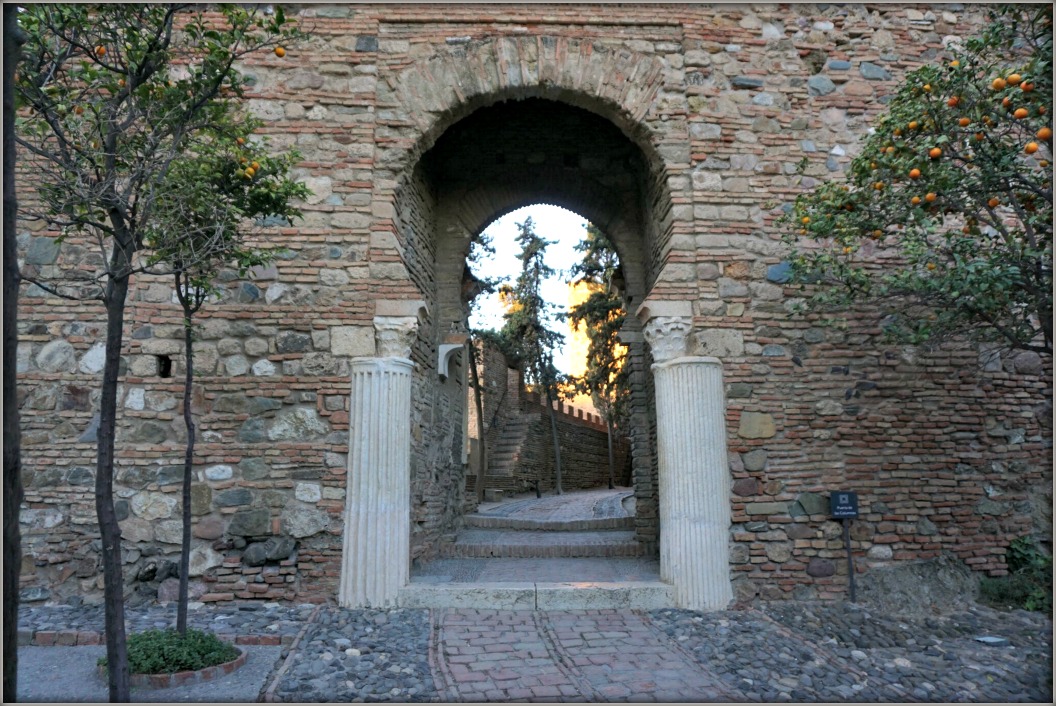 Предрождественская Малага и Pueblos Blancos (Нерха, Фрихильяна, Михас, Ронда).