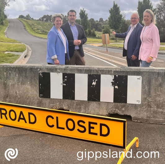 Pictured in Drouin at the weekend (from left to right) are Liberal candidate for Monash Mary Aldred, Shadow Minister for Housing and Homelessness Michael Sukkar, Baw Baw Shire Council CEO Mark Dupe, and Shadow Minister for Infrastructure, Transport and Regional Development Senator Bridget McKenzie announcing the $5 Billion Housing Enabling Infrastructure Fund. As part of this fund, an election commitment of $4.2 million for a roundabout at the Weebar-Main South Road intersection in Drouin was also made