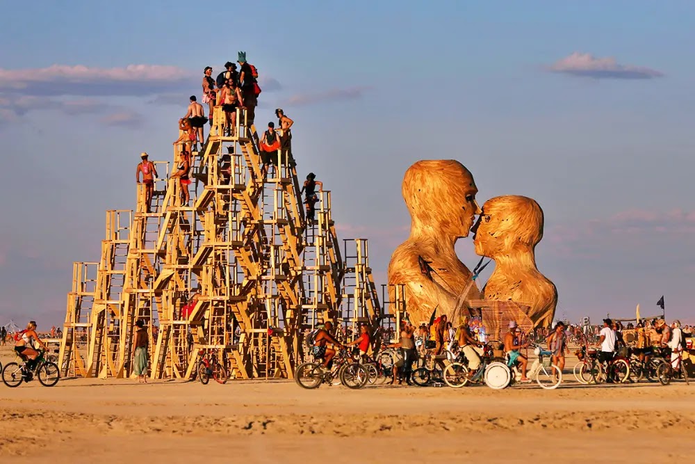 O mundo louco do Burning Man: O festival onde tudo acontece