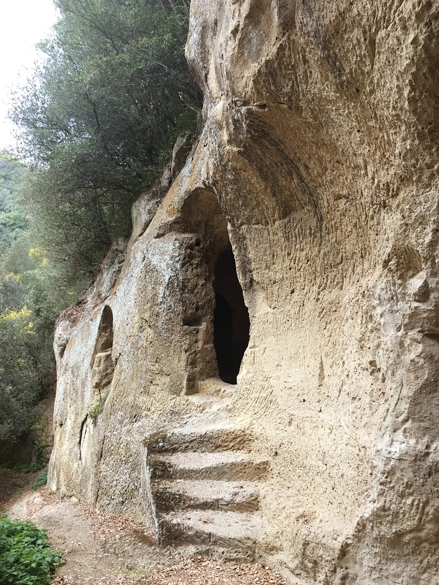 Via Cava San Rocco, caverne e grotte,  Sorano