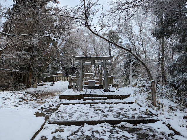 和泉葛城山山頂です。眺望は良くないです。