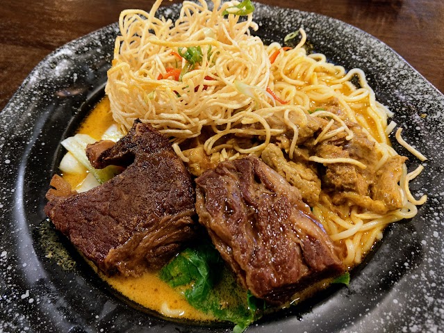 WanaFusion Wanaka Khao Soi vs Galbi Jjim