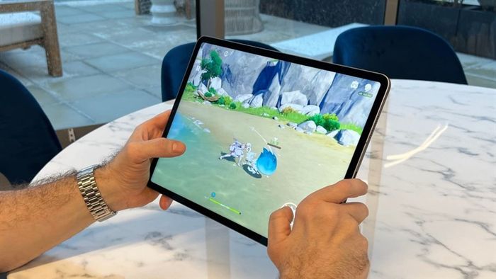 chiến game với iPad Pro M2