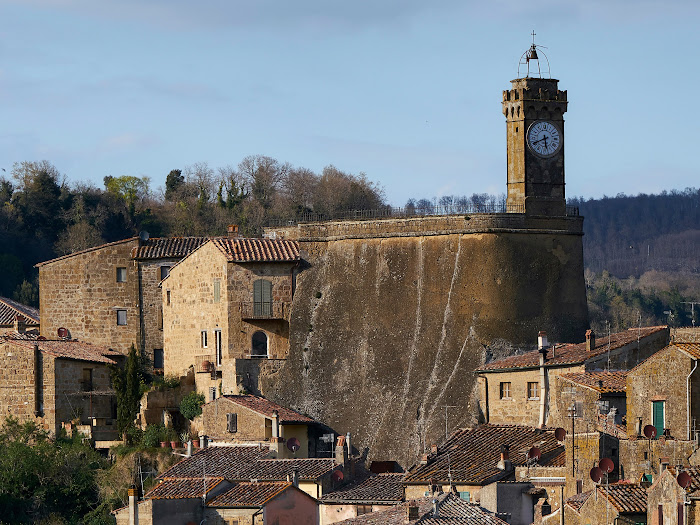 Il Masso Leopoldino, le meraviglie del tufo a Sorano, nella Maremma toscana